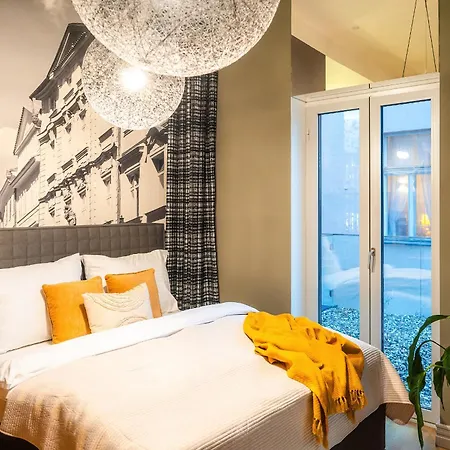 Billionaires Boutique & Premium Suites, Old Town Apartment