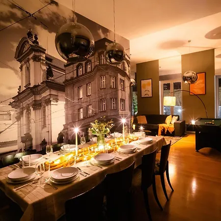 Billionaires Boutique & Premium Suites, Old Town Apartment