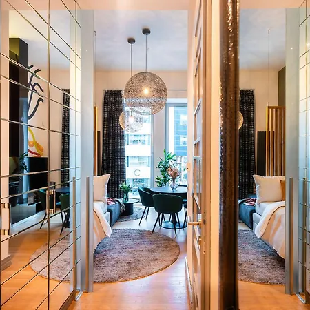 Billionaires Boutique & Premium Suites, Old Town