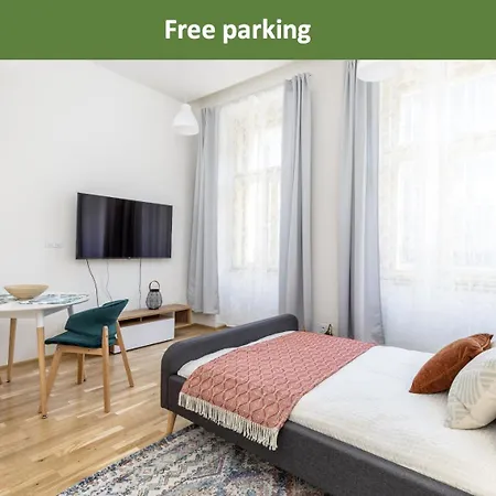 Apartment Bright Aparment Close To Wenceslas Square With Parking