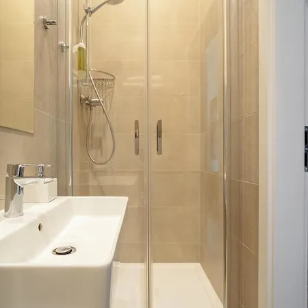 J3 Apartment