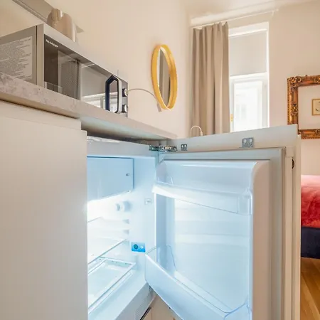J3 Apartment