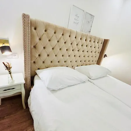 New Luxury Style In Apartment Prague