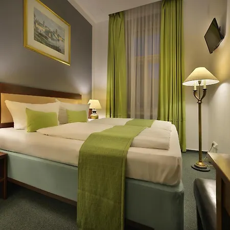 Otel Season Prag