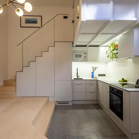 Designer Petite By Vltava River Apartment *