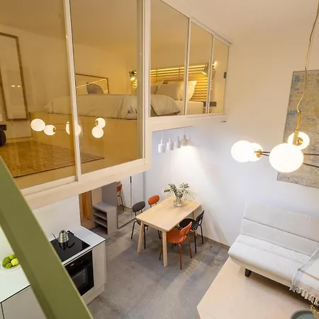 Designer Petite By Vltava River Apartment Prague