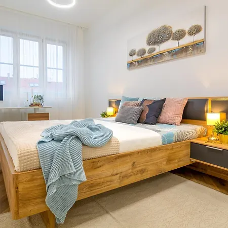Sunny Luxury Grebovka Apartment