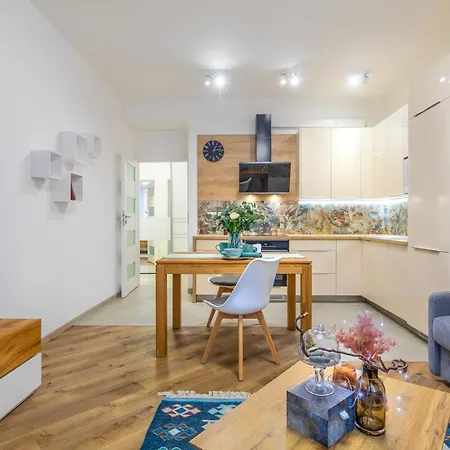Sunny Luxury Grebovka Apartment Prague