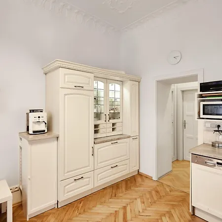 Homestay Old Town & Parking Assistance