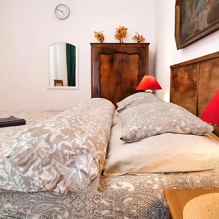 Homestay Old Town & Parking Assistance
