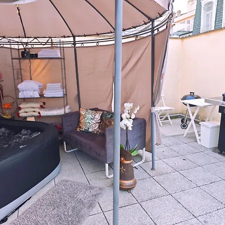 Villa With Hot-Tub, Terrace And Garden, Wenceslass Square Praha