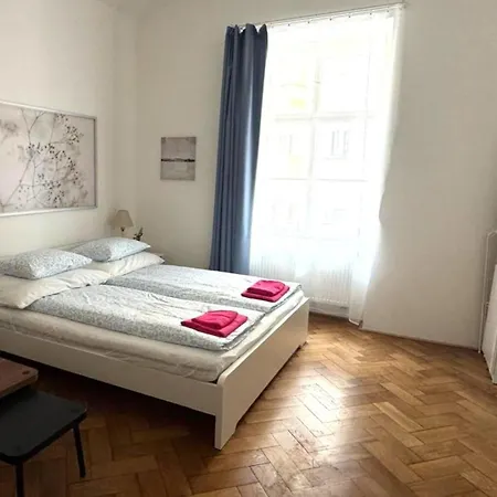 Side Street Apartment Prag