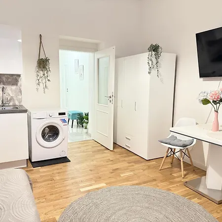 New! Romantic Apartment! In Centre! Florence! * Prague
