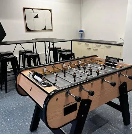 Live-inn 1 Bdr View For 1-4 Guests, 20 Mins To Center, Lift, Gym, Reception, Parking, Roof Terrace, Game & Party