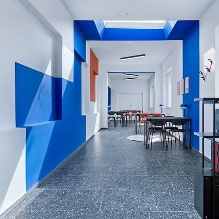 Apartment Live-inn 1 Bdr View For 1-4 Guests, 20 Mins To Center, Lift, Gym, Reception, Parking, Roof Terrace, Game & Party Prague