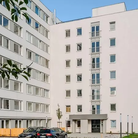Apartment Live-inn 1 Bdr View For 1-4 Guests, 20 Mins To Center, Lift, Gym, Reception, Parking, Roof Terrace, Game & Party *