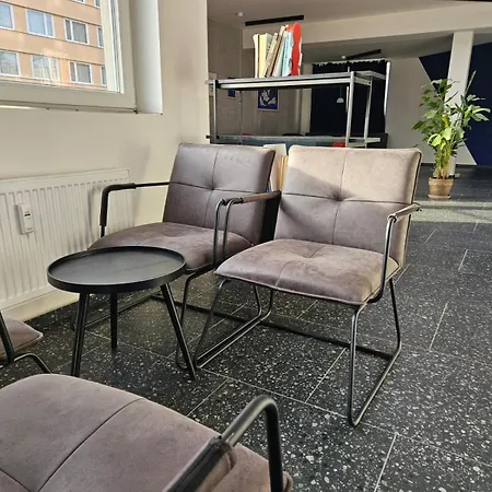 Live-inn 1 Bdr View For 1-4 Guests, 20 Mins To Center, Lift, Gym, Reception, Parking, Roof Terrace, Game & Party *