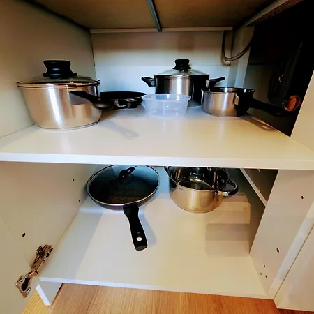 Live-inn 1 Bdr View For 1-4 Guests, 20 Mins To Center, Lift, Gym, Reception, Parking, Roof Terrace, Game & Party Prague