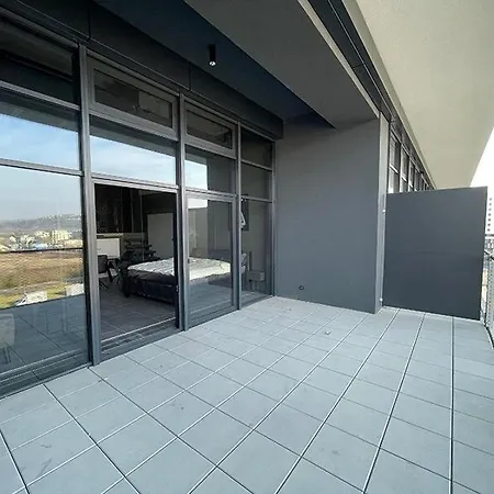 Luxe With Pool, Sauna, Jacuzzi, Gym, Balcony