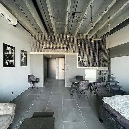 Luxe With Pool, Sauna, Jacuzzi, Gym, Balcony Apartment Prague