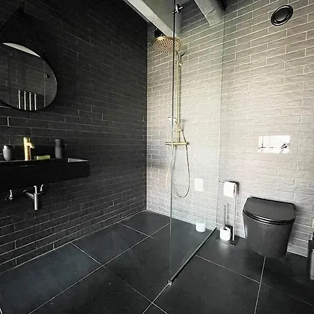 Luxe With Pool, Sauna, Jacuzzi, Gym, Balcony Apartment