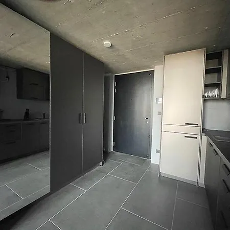 Luxe With Pool, Sauna, Jacuzzi, Gym, Balcony Apartment