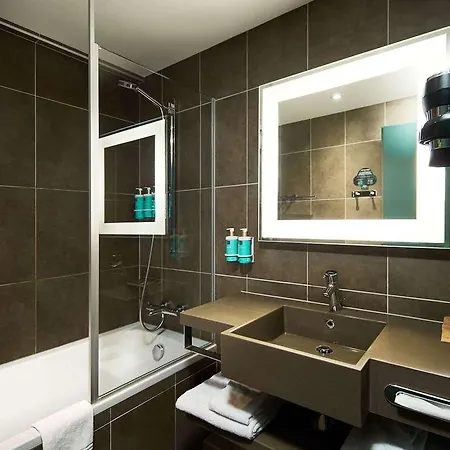 نوفوتيل وينسيسلاس سكوير 4*