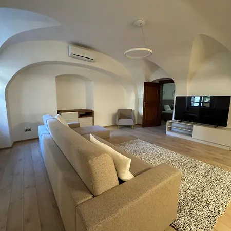 U 3 Pstrosu Praha