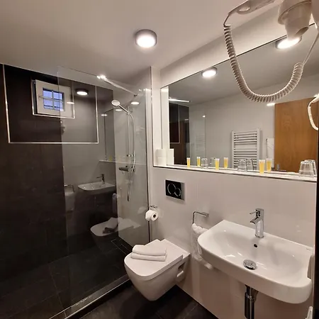 Avion Hotell 3*