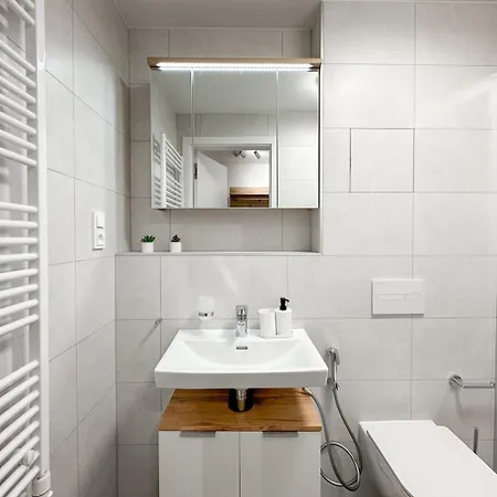 Real Living By Refa Balcony Retreat 75
