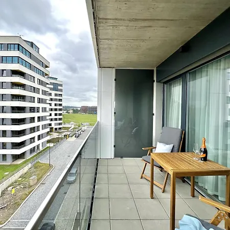 아파트 Real Living By Refa Balcony Retreat 75 프라하