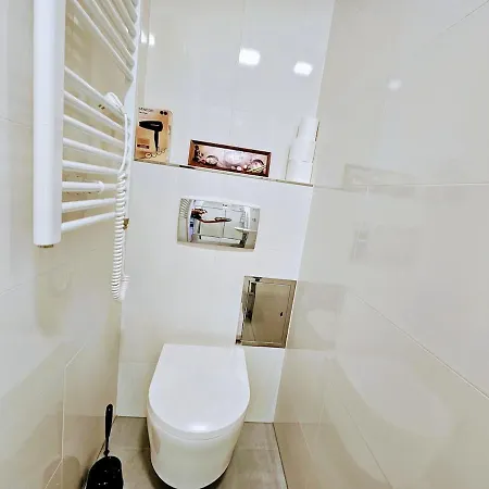 Apartment Live-inn Cozy For 1-4 Guests, 20 Mins To Center, Lift, Gym, Reception, Parking, Roof Terrace, Game & Party *