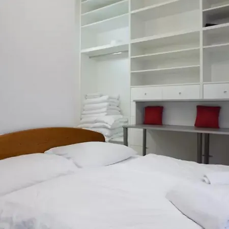 Charles Apartment *
