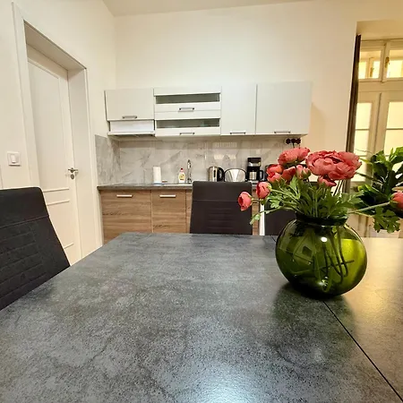 Apartment Charles Square By Ruterra Prague