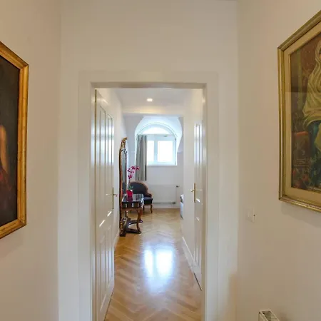 Apartment Charles Bridge Unique Maisonette
