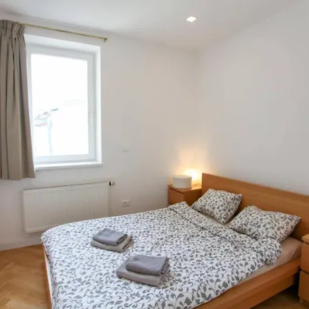 Charles Bridge Unique Maisonette Apartment Prague