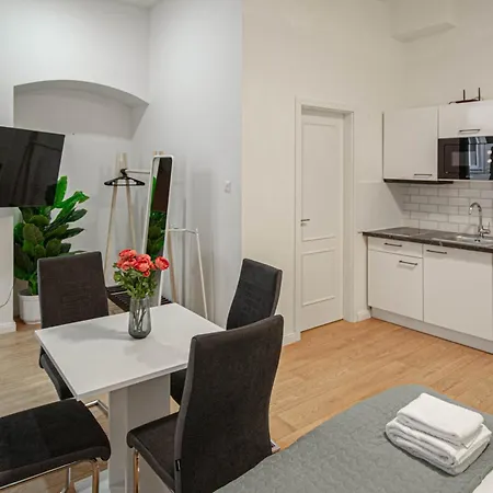 Charles Square By Ruterra Apartment