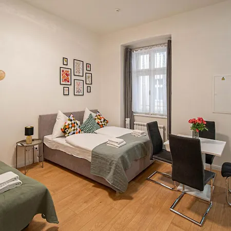 Charles Square By Ruterra Apartment Prague