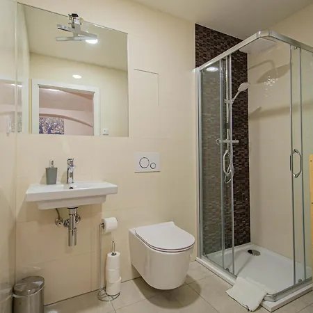 Charles Square By Ruterra Apartment