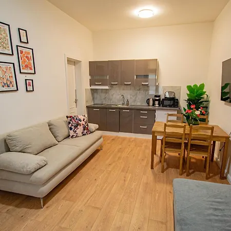 Charles Square By Ruterra Apartment Prague