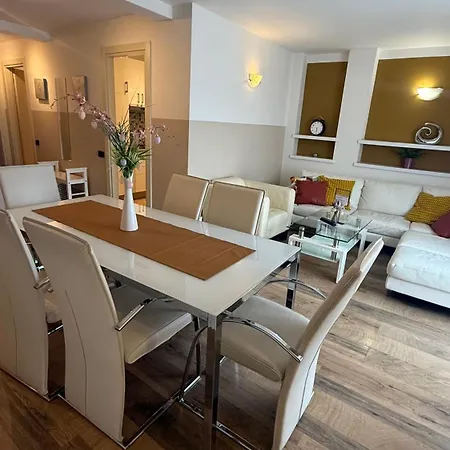 Apartment 3bdr Penthouse With Terrace&ac