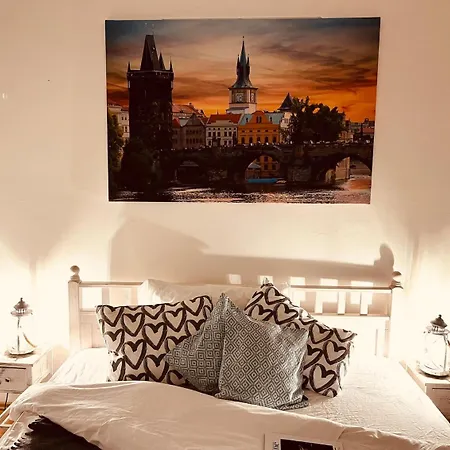 Lokalita U Prazskeho Hradu! Appartamento Praga