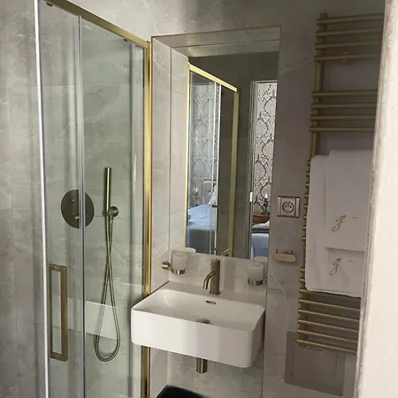 Отель Golden Age 3*