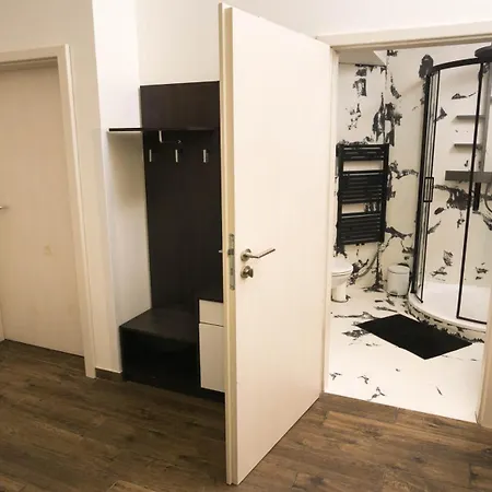 Black & White Apartment Prague By Wenceslas Square And Muzeum Apartment *