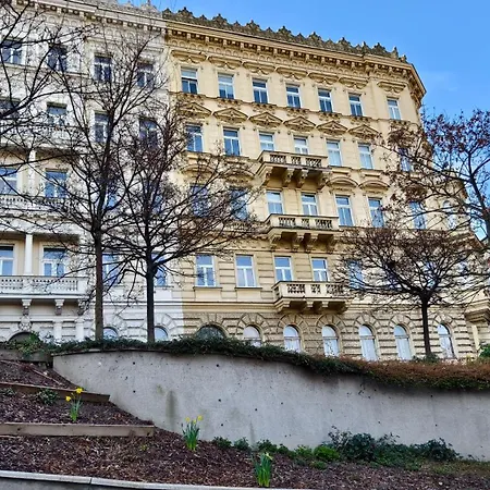 Kahoun Homestay Prague