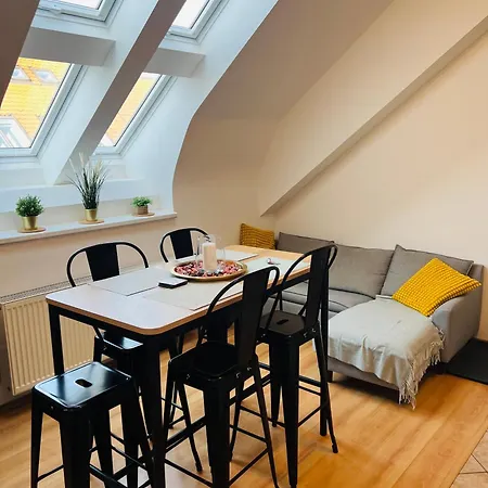 Apartament Central, Cozy & Stylish With Views Praga