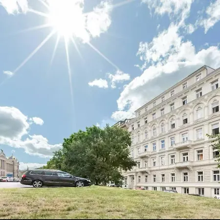 Modern Flat In Iconic Location Prague