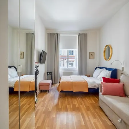 J3 Apartment *