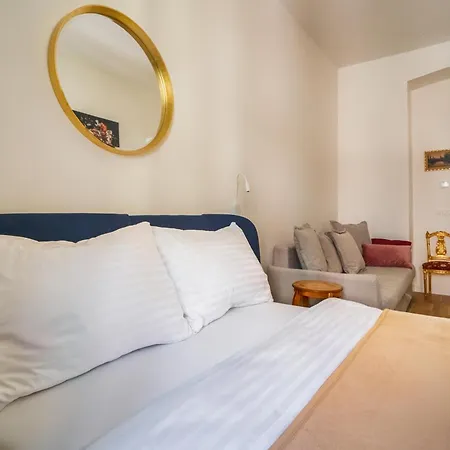 Apartment J3 *