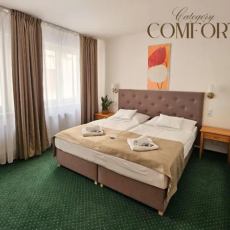 Claris Hotel 3*